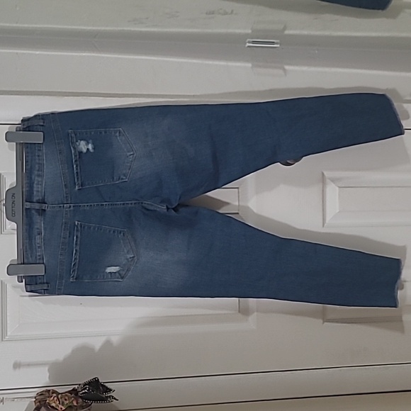 D. Jeans distressed jeans - Picture 4 of 4